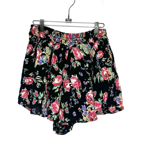 Free Peooke Boho Floral Shorts Large - Picture 1 of 4